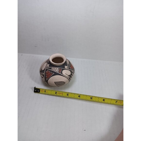 Mata Ortiz pottery Signed by Gabino Ledezma Handmade and Painted Folk Art - Picture 6 of 7